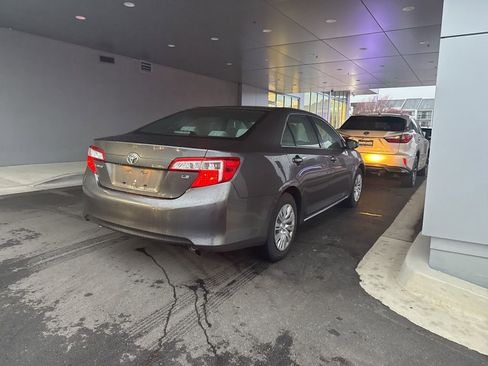 Used 2012 Toyota Camry LE image 4