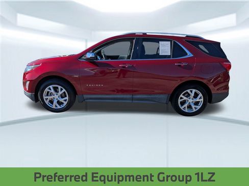 Used 2018 Chevrolet Equinox Premier image 2