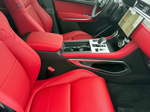 New 2026 Jaguar F-PACE R-Dynamic S image 8