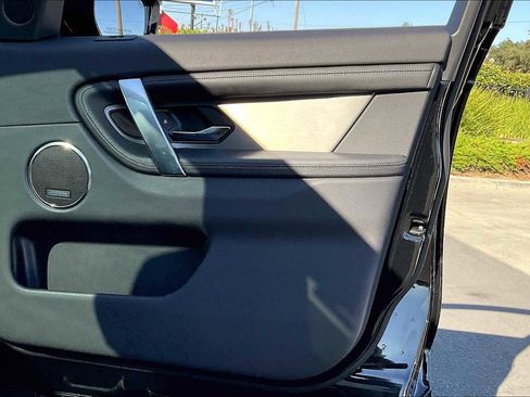 Used 2025 Land Rover Discovery Sport Dynamic SE image 27
