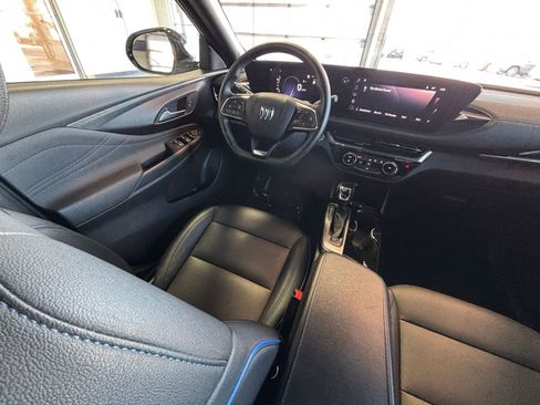 Used 2025 Buick Envista Sport Touring image 34