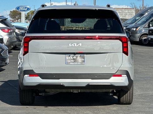 New 2026 Kia Carnival EX image 5