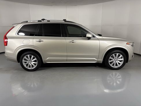 Used 2016 Volvo XC90 T5 Momentum image 9