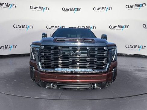 Used 2024 GMC Sierra 2500 Denali Ultimate w/ Max Trailering Package AWD/4WD image 8
