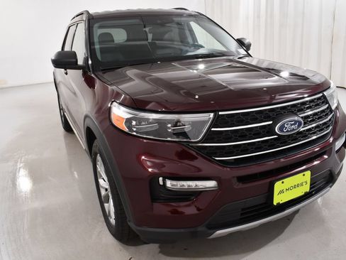 Used 2022 Ford Explorer XLT w/ Equipment Group 202A AWD/4WD image 4