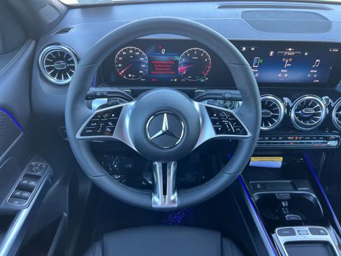 New 2026 Mercedes-Benz GLB 250 4MATIC image 16