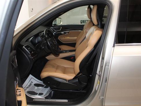 Used 2017 Volvo XC90 T5 Momentum AWD/4WD image 24