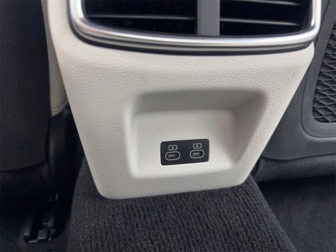 Used 2025 Genesis G70 2.5T image 74