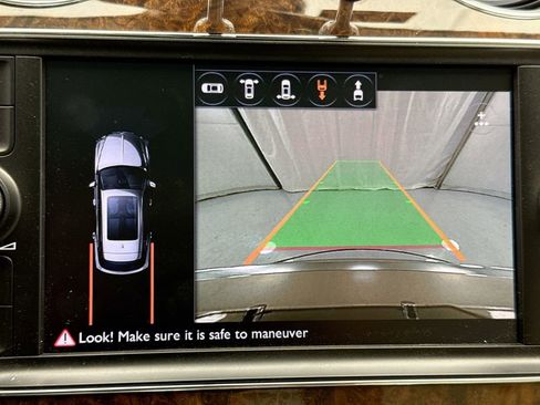 Used 2018 Bentley Bentayga image 15