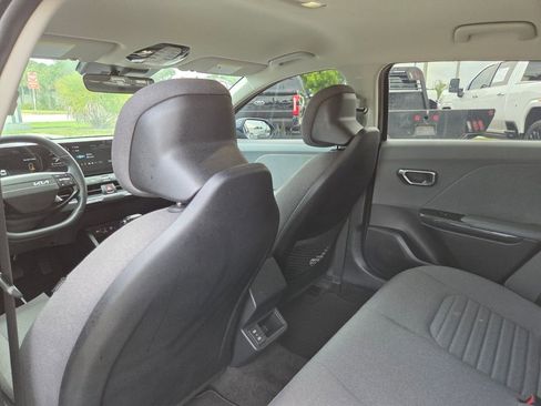 Used 2025 Kia K4 EX FWD image 18
