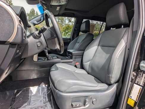 Used 2020 Lexus GX 460 Premium w/ Premium Package AWD/4WD image 12
