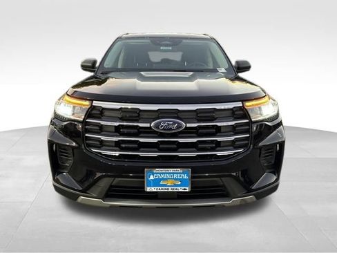 Used 2025 Ford Explorer Active image 8