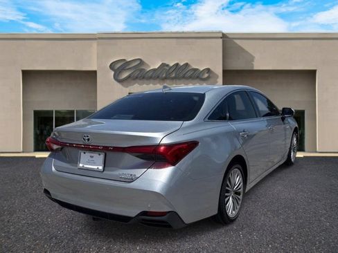 Used 2021 Toyota Avalon Limited w/ Advanced Safety Package FWD image 5