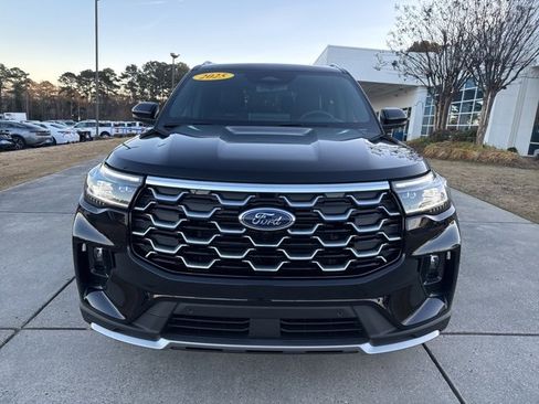 Used 2025 Ford Explorer Platinum image 2