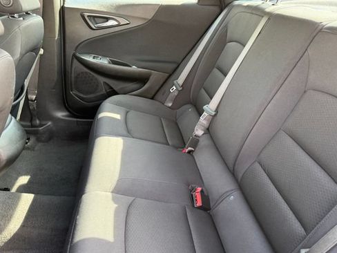 Used 2025 Chevrolet Malibu RS FWD image 28