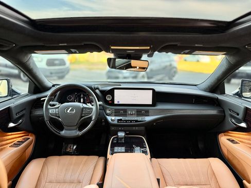 Used 2024 Lexus LS 500 w/ Interior Upgrade Package RWD image 40