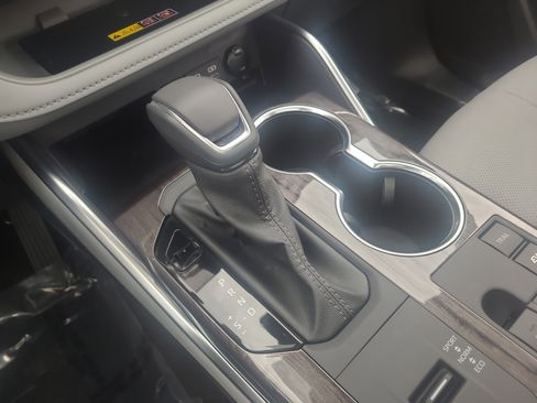 Certified 2025 Toyota Highlander Platinum image 21