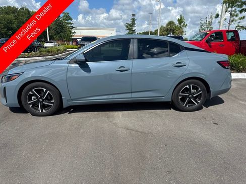 Used 2024 Nissan Sentra SV FWD image 2