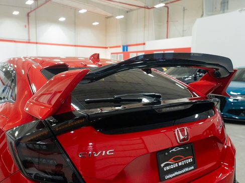 Used 2018 Honda Civic Type R image 11