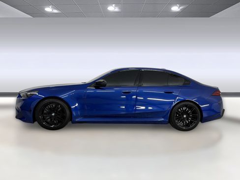 Used 2025 BMW M5 w/ Executive Package AWD/4WD image 2