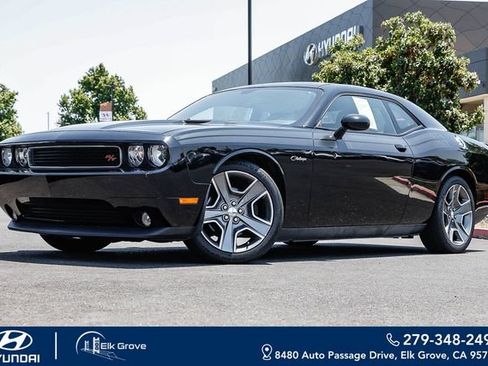 Used 2013 Dodge Challenger R/T RWD image 1