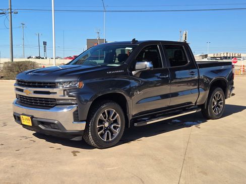 Used 2020 Chevrolet Silverado 1500 LT w/ Texas Edition image 7