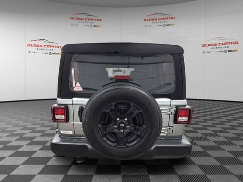 Used 2018 Jeep Wrangler Unlimited Sport S AWD/4WD image 6