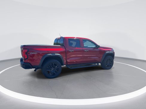 Used 2024 Chevrolet Colorado Trail Boss w/ Technology Package image 9
