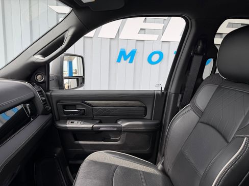 Used 2025 RAM 2500 Limited w/ Cold Weather Group AWD/4WD image 20