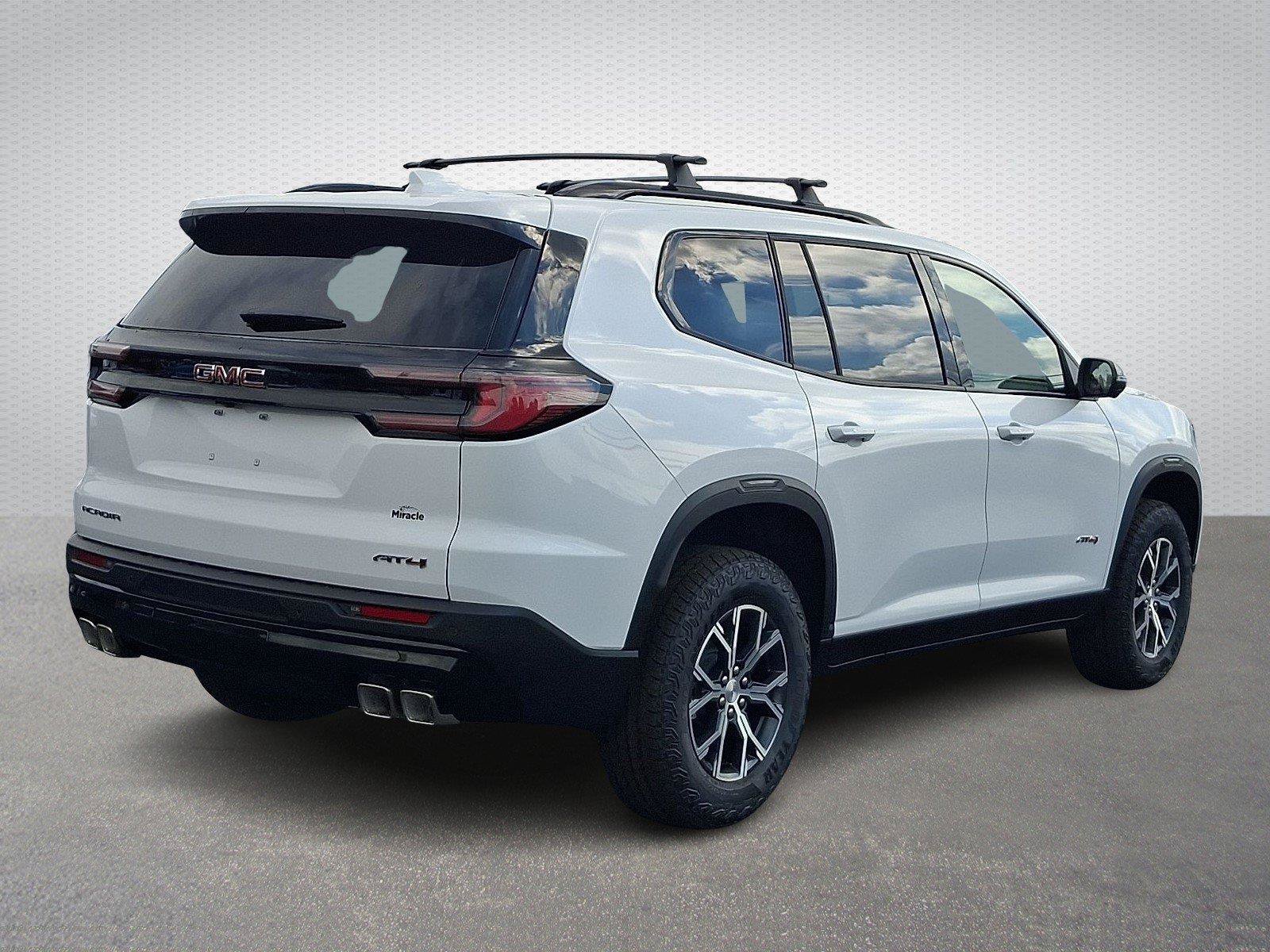 New 2026 GMC Acadia AT4 w/ Luxury Package AWD/4WD image 4