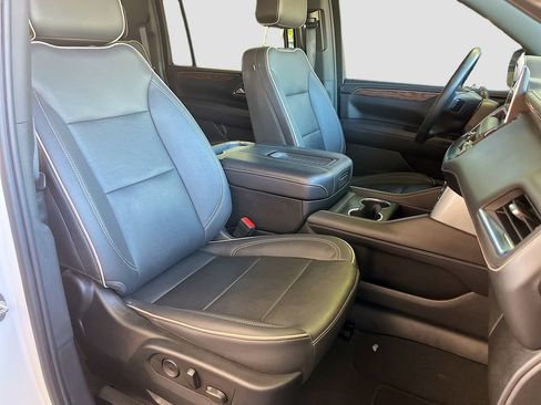 Used 2023 Chevrolet Suburban Premier RWD image 29
