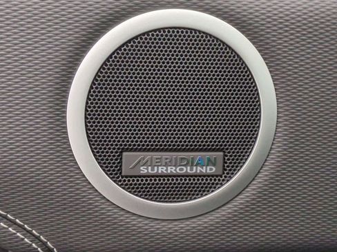 New 2026 Land Rover Discovery Limited Edition image 32