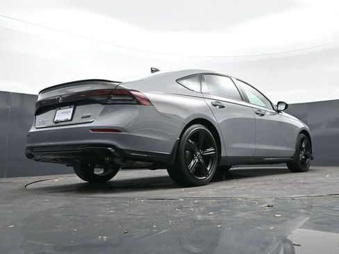 Used 2025 Honda Accord Sport image 32