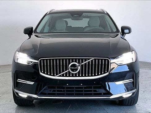 Used 2023 Volvo XC60 B5 Ultimate w/ Climate Package AWD/4WD image 3