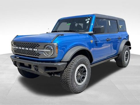 New 2025 Ford Bronco Badlands w/ Sasquatch Package AWD/4WD image 4