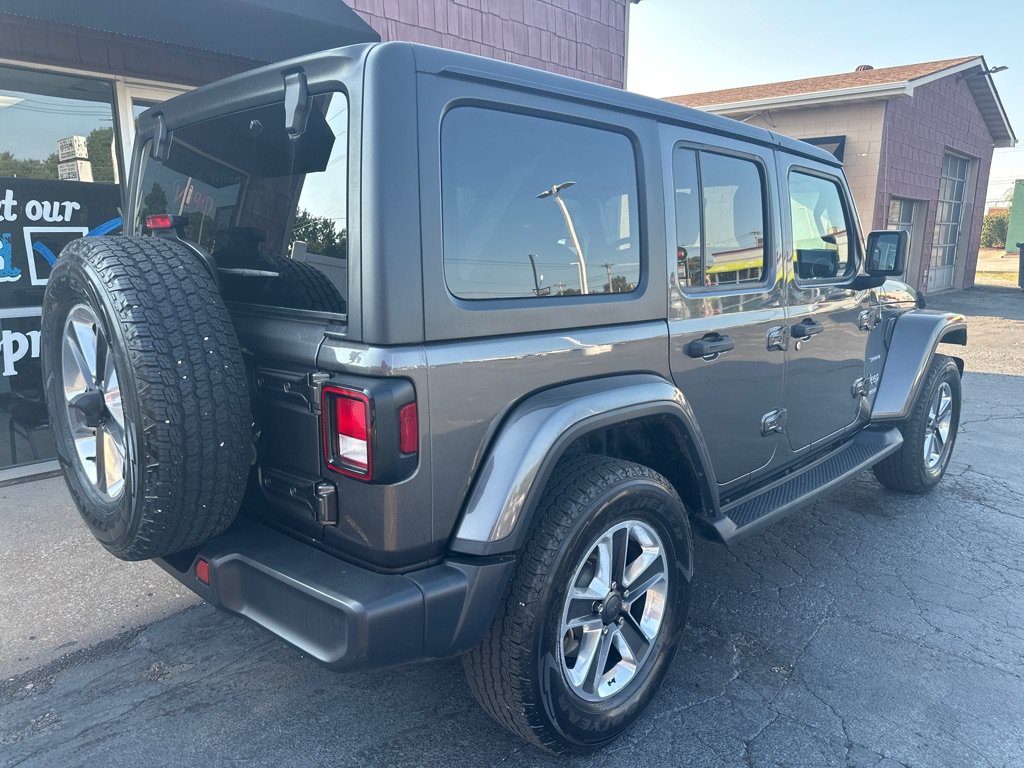 Used 2018 Jeep Wrangler Unlimited Sahara AWD/4WD image 5