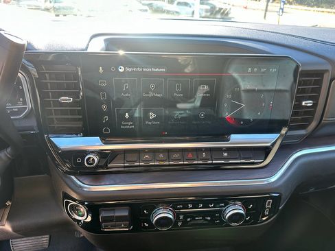 Used 2025 GMC Sierra 1500 SLT image 12