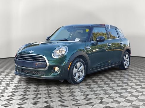 Used 2018 MINI Cooper 4-Door Hardtop image 3
