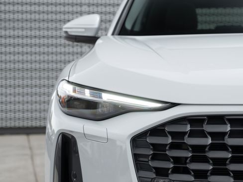 Certified 2025 Audi Q5 Premium Plus w/ Premium Plus image 33