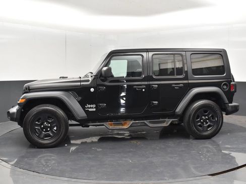 Used 2018 Jeep Wrangler Unlimited Sport AWD/4WD image 16