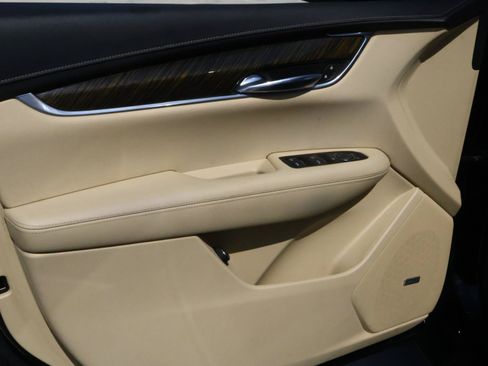 Used 2017 Cadillac XT5 Luxury FWD image 19