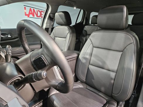 Used 2023 GMC Acadia SLT FWD image 24