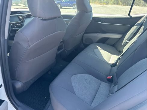 Used 2020 Toyota Camry LE FWD image 9