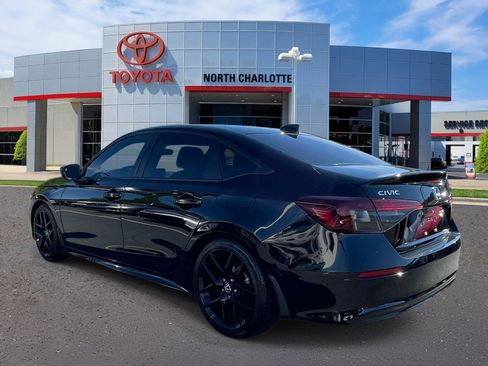 Used 2025 Honda Civic Sport image 4