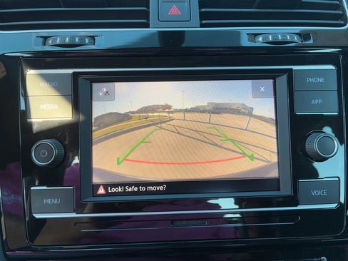 Used 2021 Volkswagen GTI S image 18