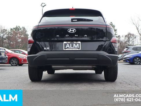 Used 2025 Hyundai Kona SE image 7