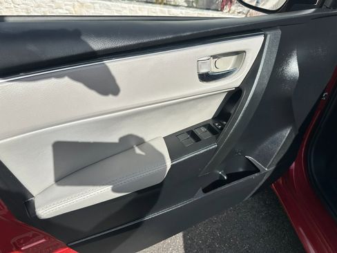 Used 2018 Toyota Corolla LE image 25