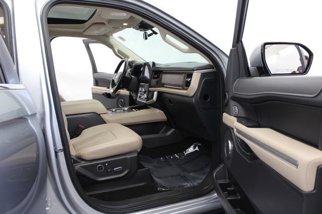 Used 2023 Ford Expedition Max Limited AWD/4WD image 34