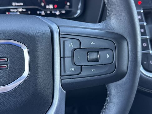 Used 2022 GMC Yukon SLT w/ SLT Premium Package image 19