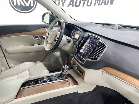 Used 2017 Volvo XC90 T6 Inscription w/ Vision Package image 21